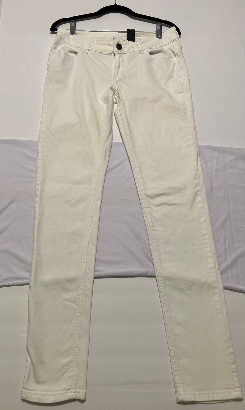 City Streets White Ivory Straight Leg Jeans Y2K Grommet Circle Stud Back Pockets